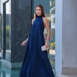 Vestido longo feminino com gola alta, modelagem fluida, tamanho único.